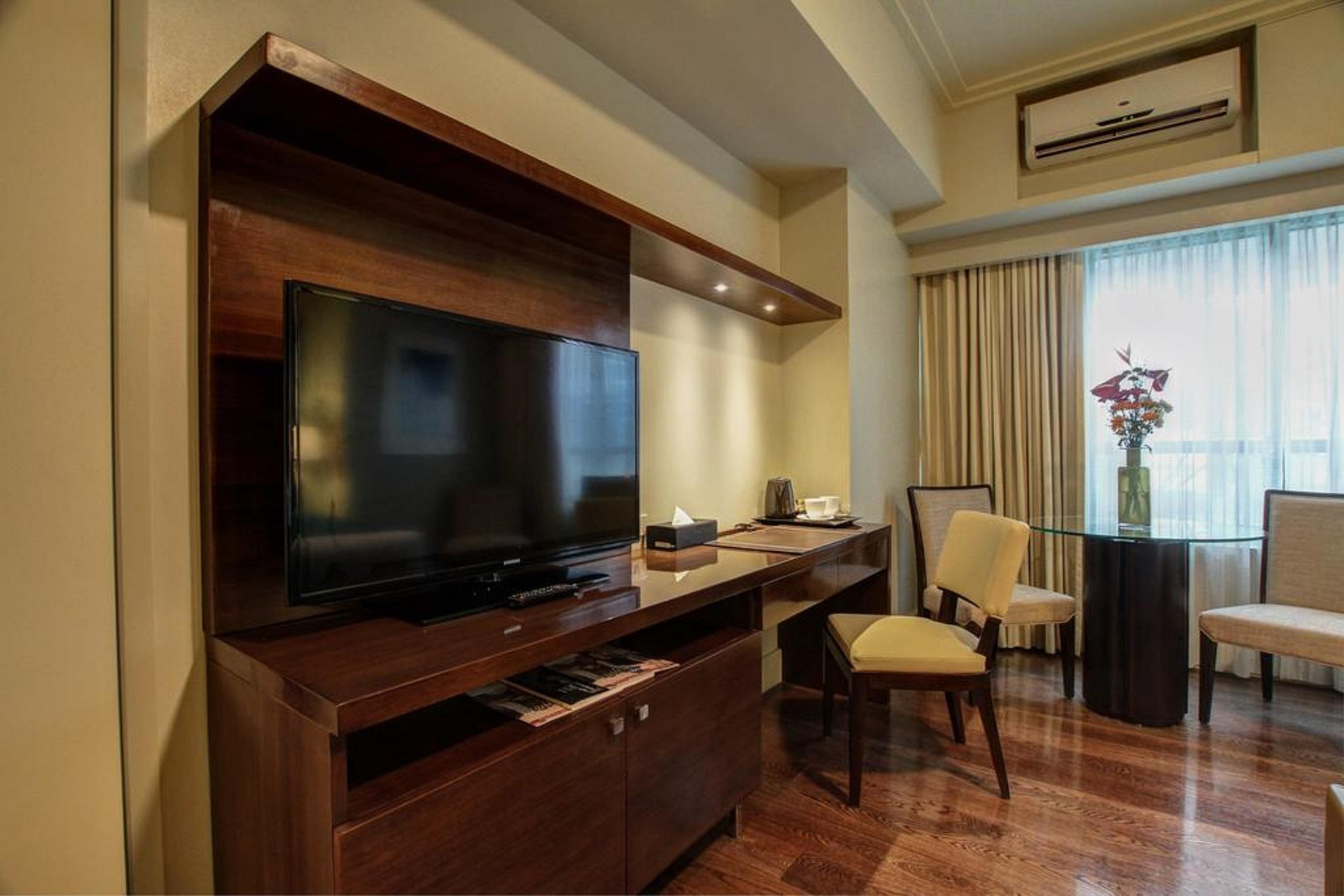 Aruga Apartments By Rockwell Makati Makati City Exterior photo